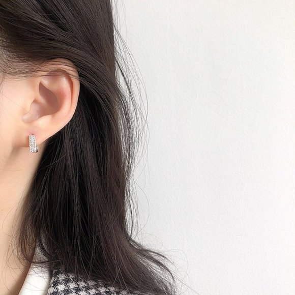 *925 Sterling Silver Diamond Square Hoop Earrigs - Picture 4 of 9